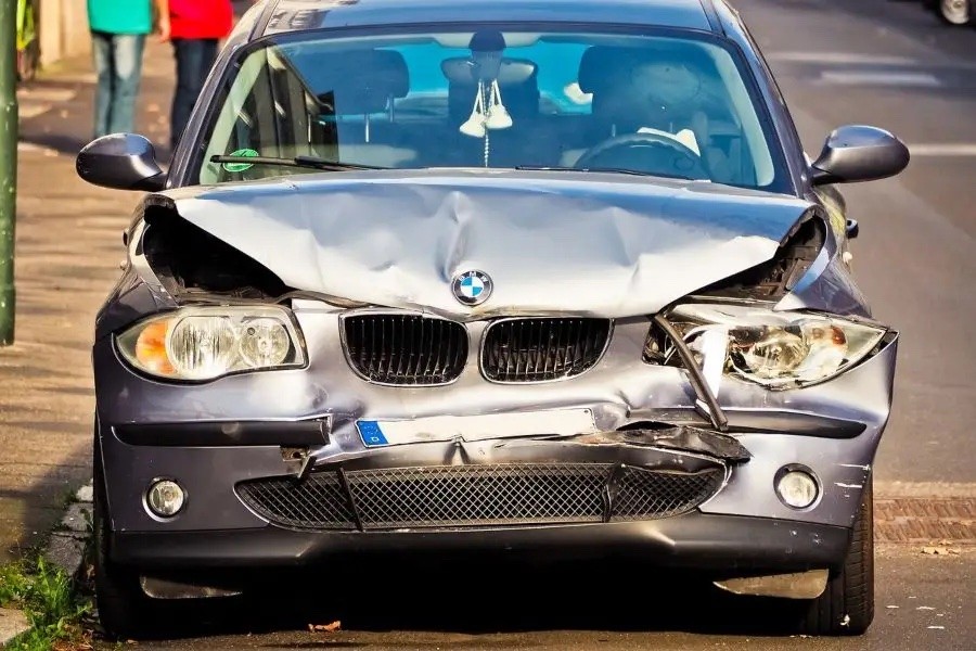 s-obligatorio-prestar-auxilio-a-las-victimas-de-un-accidente-de-trafico
