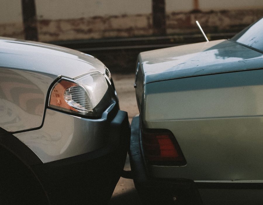 golpe por detras a un coche