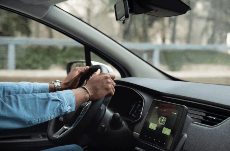 ¿Qué pasa si te sorprenden conduciendo sin carnet?
