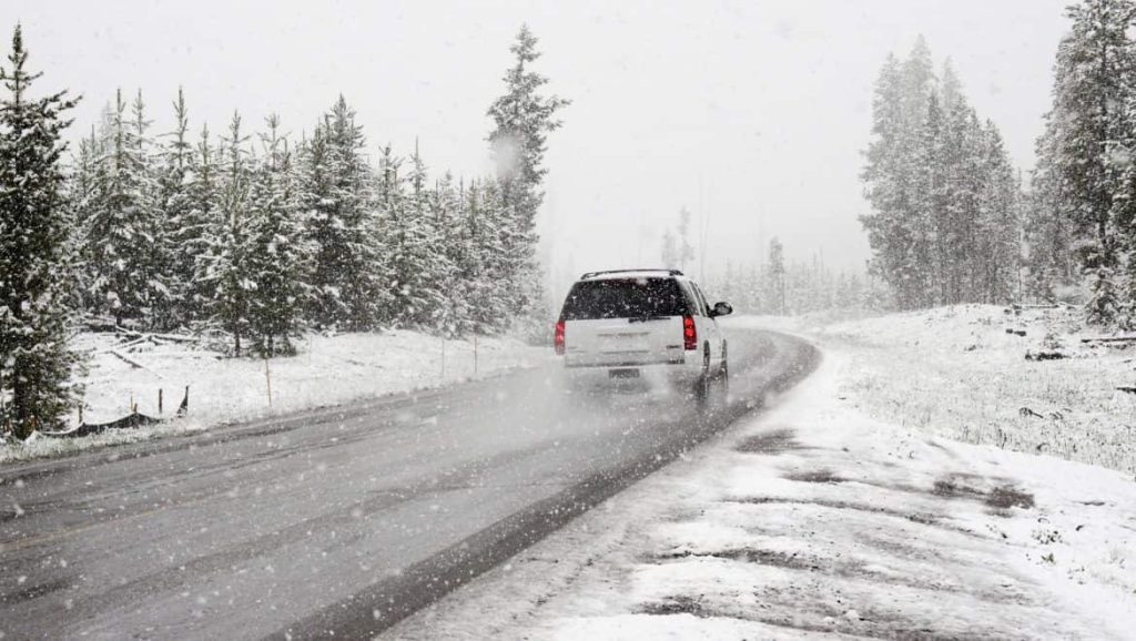 Reclamar accidente de tráfico por nieve o hielo