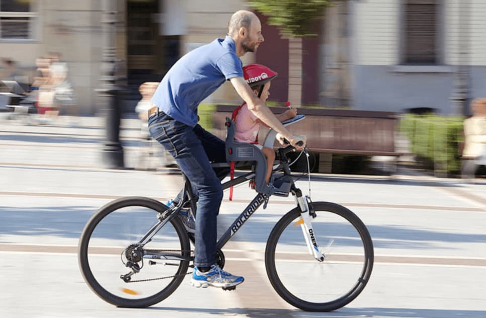 Prevenir daños en accidente de bicicleta con bebe